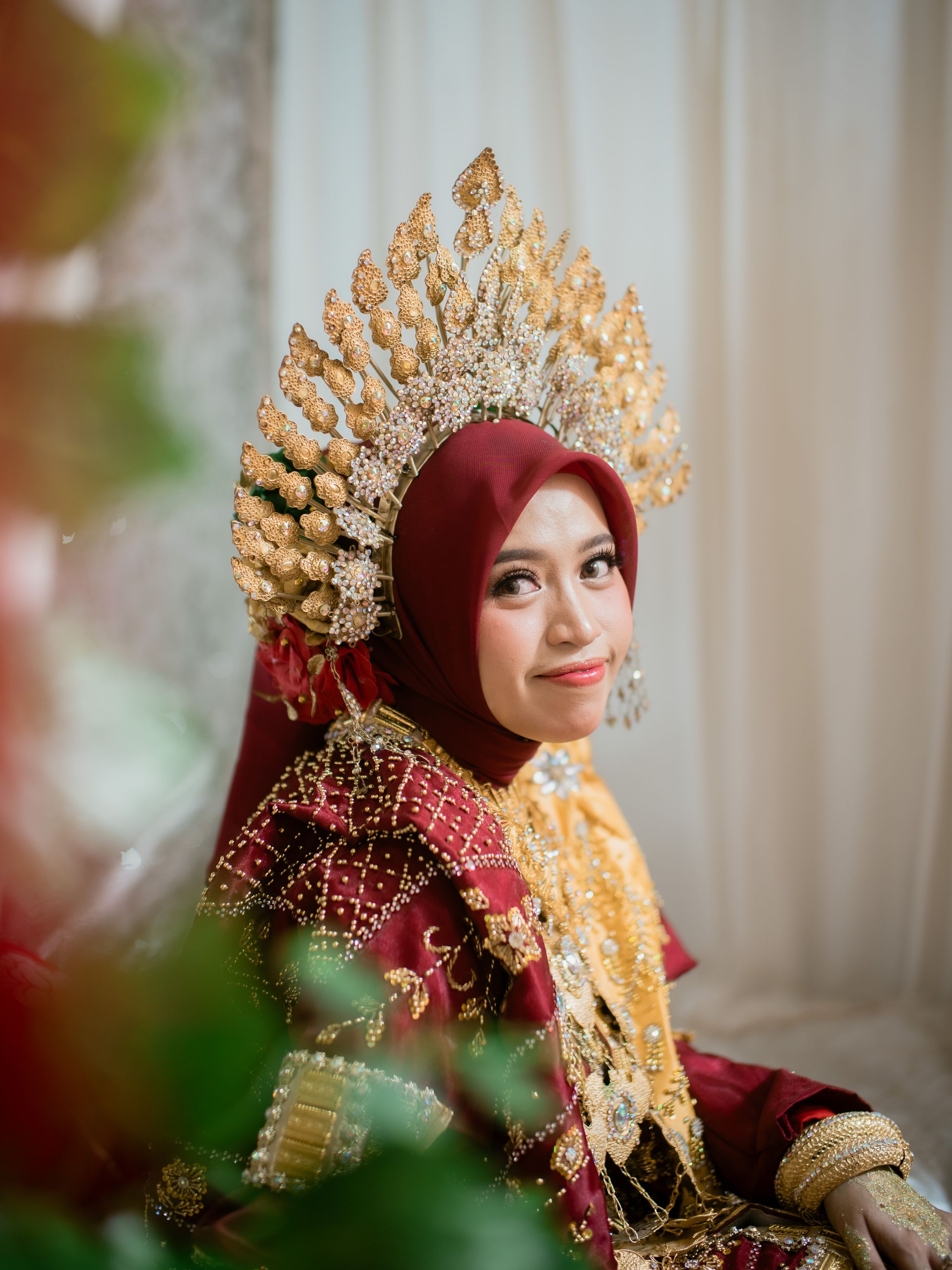 Pengantin Bugis berbaju bodo merah