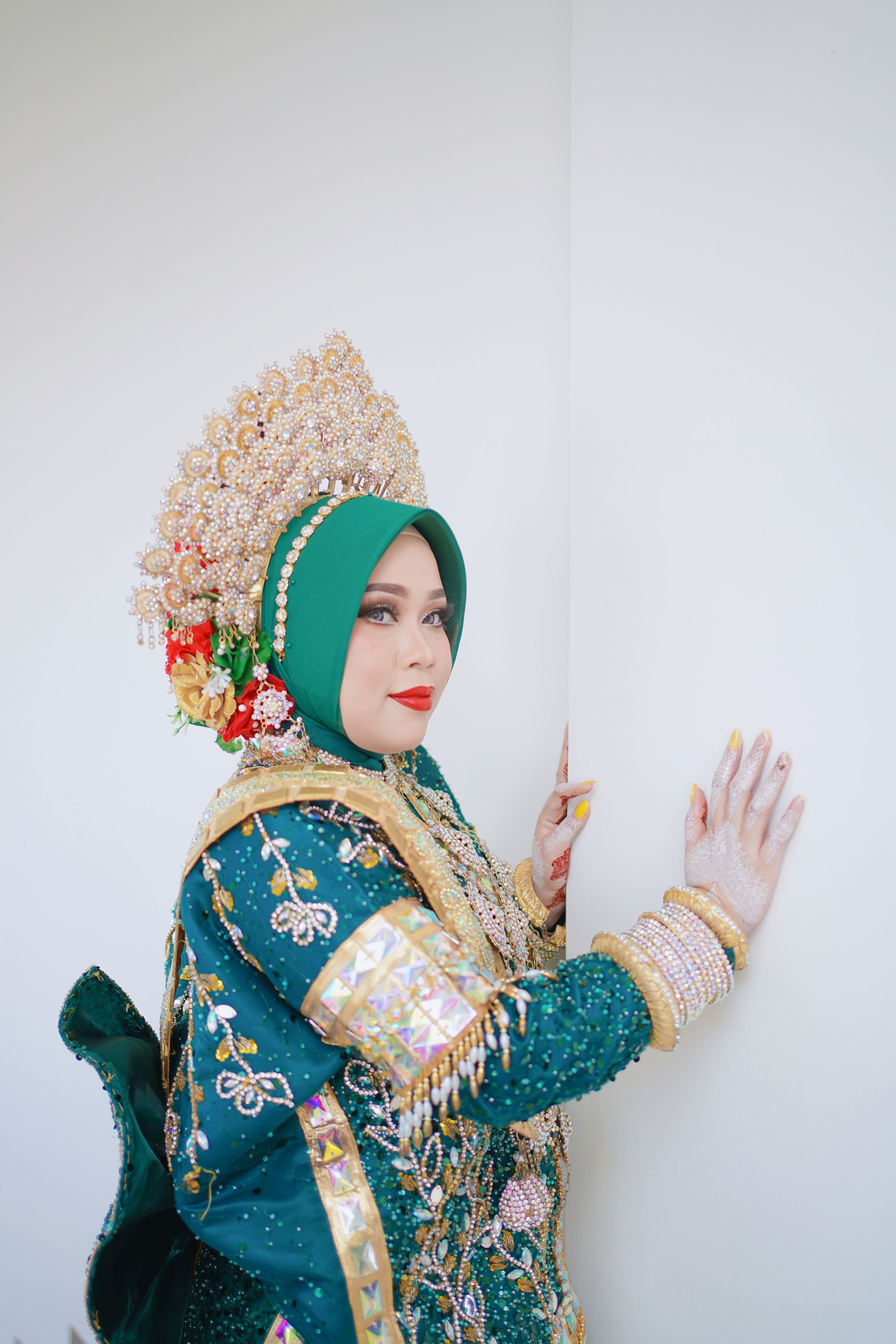 Pengantin Bugis berbaju bodo hijau