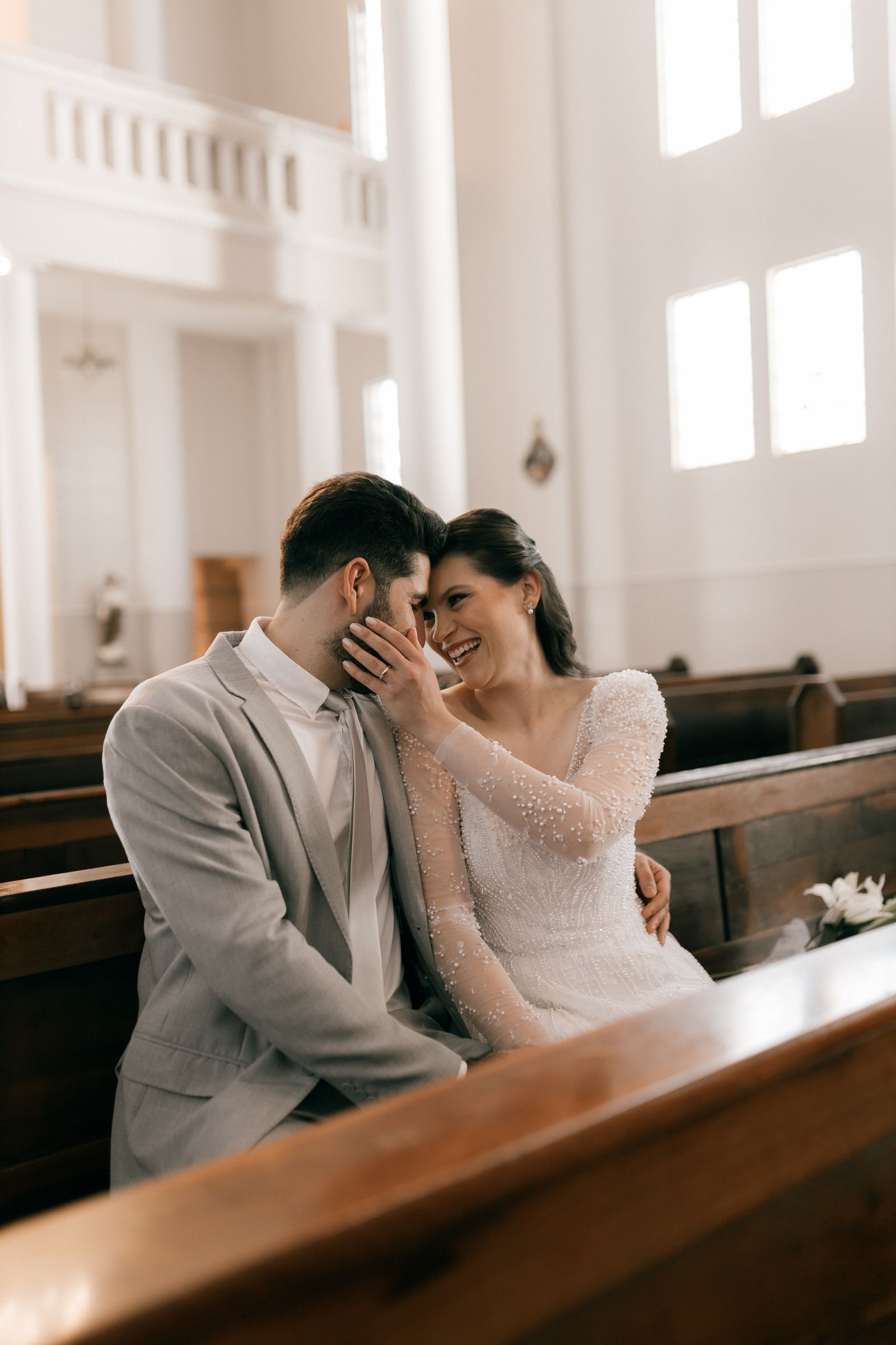 Daniel bersama Clara di dalam gereja
